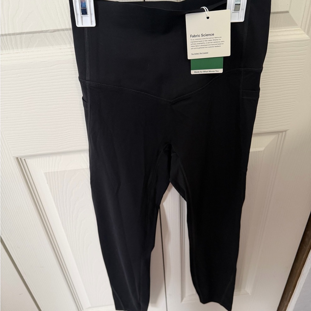 HALARA Black High-Waist Leggings with Side Pockets